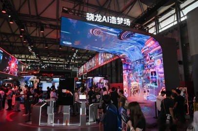 姆巴佩新女友是西班牙顶流女星2026ChinaJoy昨日开展，骁龙馆吸引了大量科
