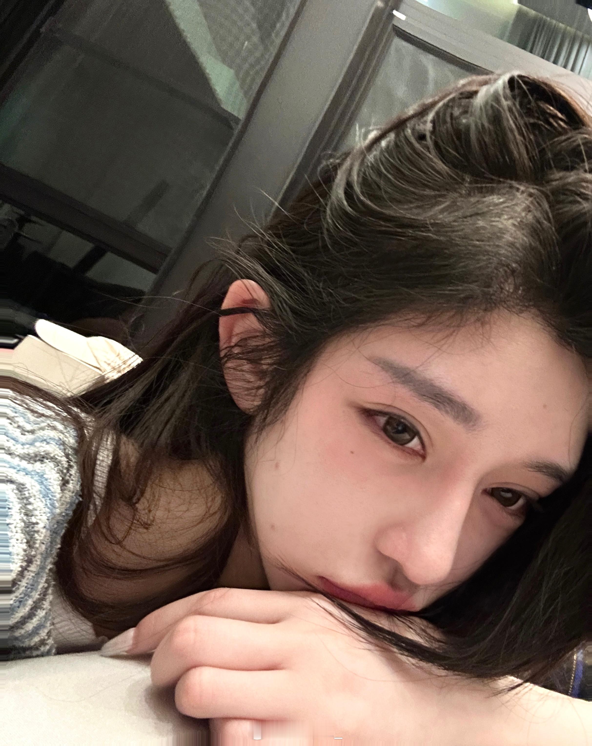 爱人的眼睛里有千万个春天 