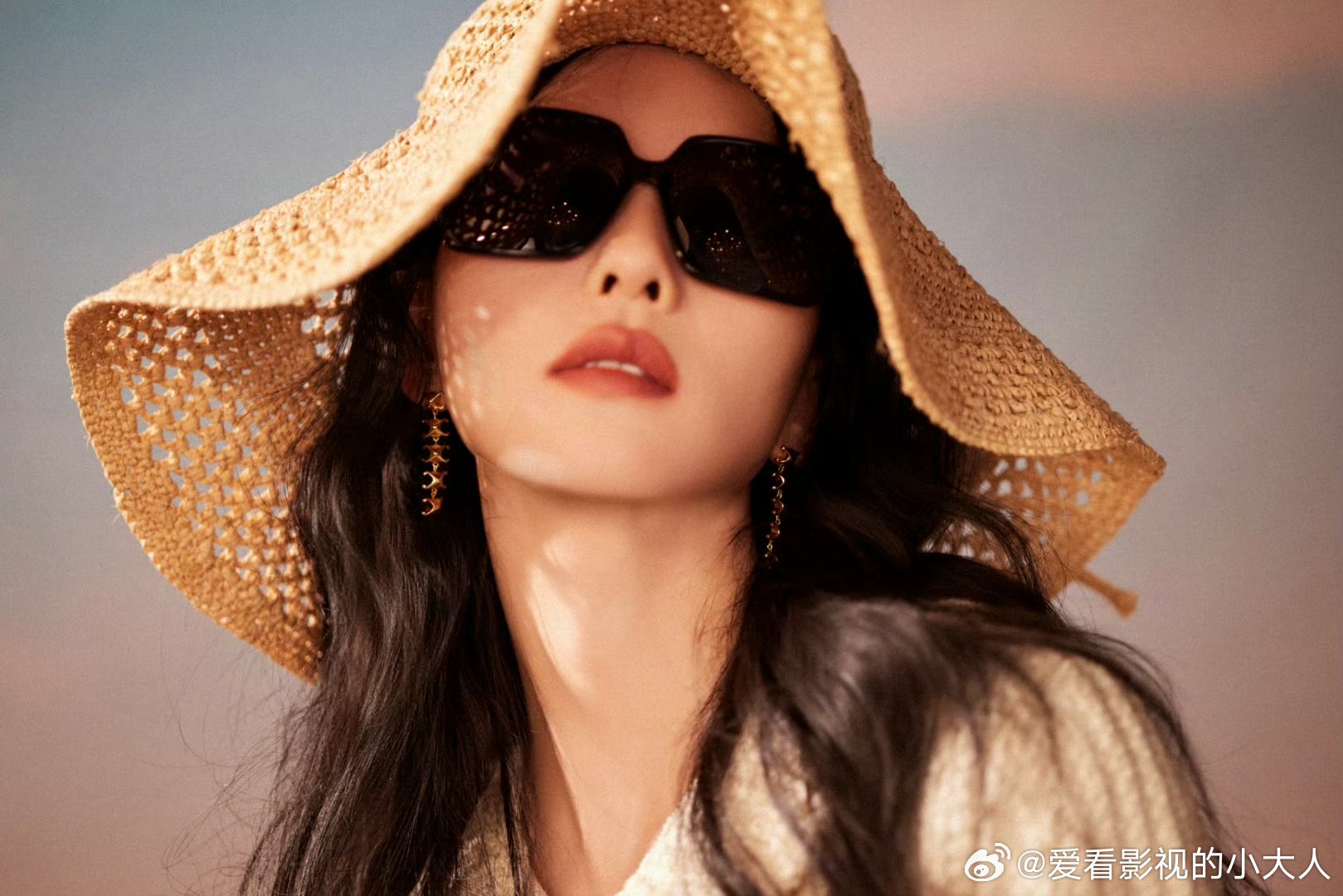 刘诗诗度假风look刘诗诗夏日度假风look 刘诗诗夏日度假风look，释放夏日