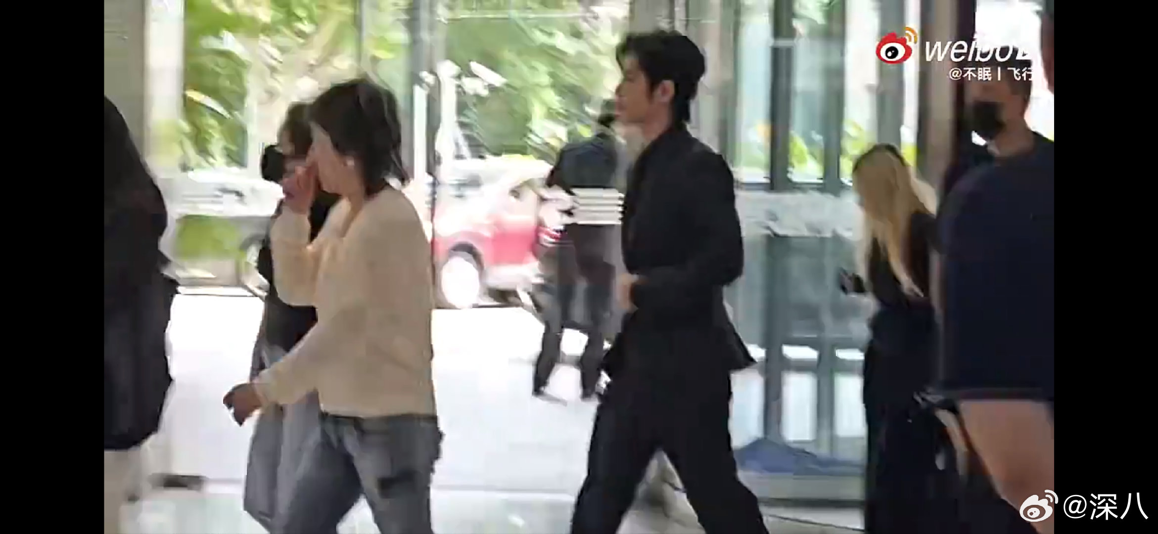 肖战白玉兰上班肖战白玉兰上班路透 肖战白玉兰上班，今天这么早啊 