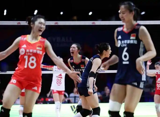 中国女排首批集训的几名副攻难以扛起大梁，征战亚锦赛需采取应急举措。
今年中国女排