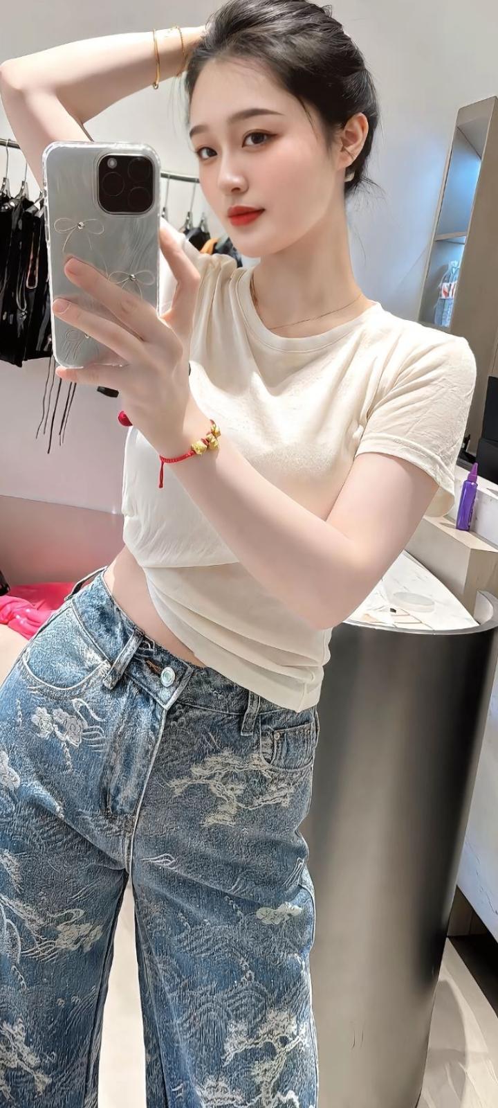 总有人笨拙又真诚地爱着你，也许他不会说甜言蜜语，不会制造浪漫惊喜，但他会把最好的