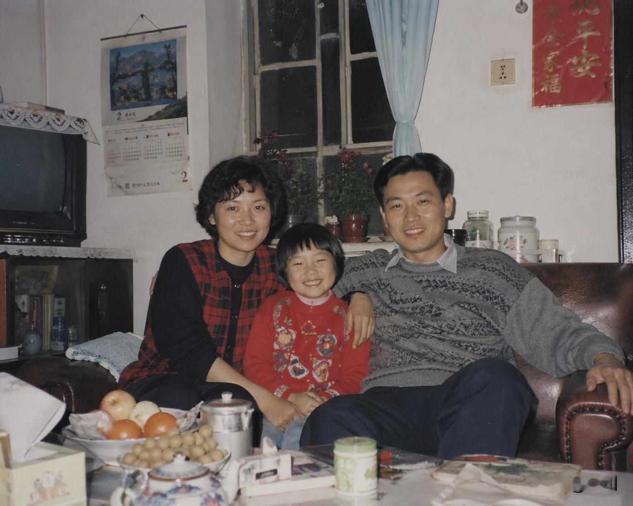 同样的简单提示词，我用ChatGPT、千问、豆包分别生图，结果差距大得离谱！
完