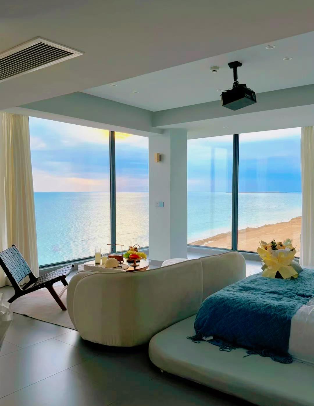 奇了怪了！

明天准备出门，用我的苹果手机定酒店，一间房是289元，用我姐的华为