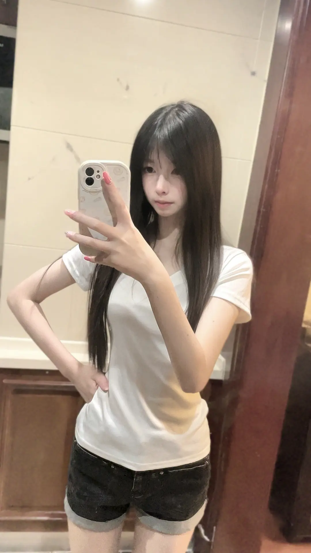 艾特出那个你觉得最适合黑长直的人
