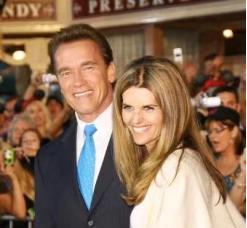 1996年，施瓦辛格喝醉了酒，在家中误把保姆当成了自己的妻子。

好莱坞的聚光灯