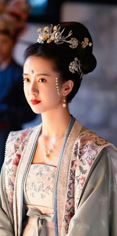 北宋最稳贵妃：从赵祯身边小宫女，赵祯身边小宫女，到陪他 40 年的昭节贵妃
 