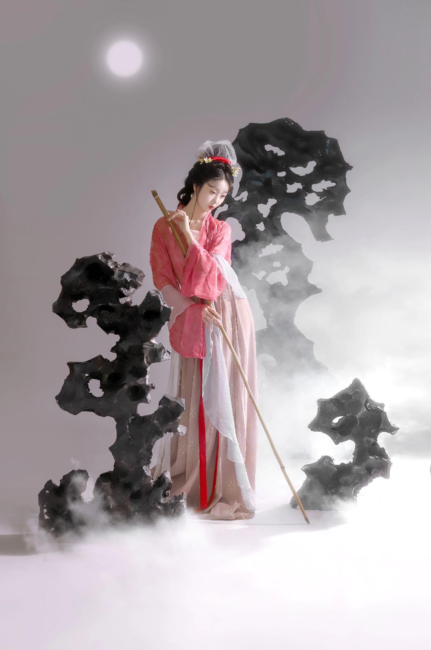 三春过后诸芳尽，各自须寻各自门。古风