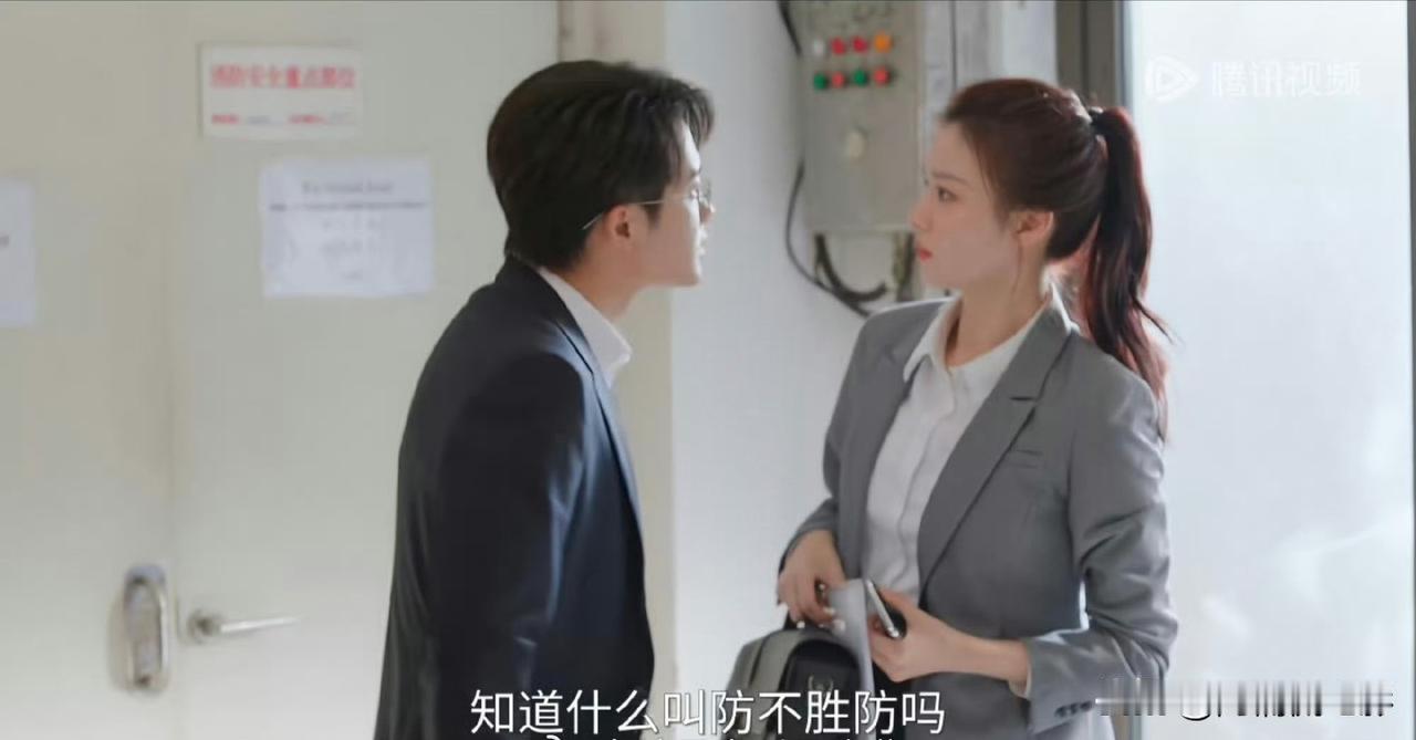 檀健次王楚然《爱情有烟火》开播直接可以抬走，檀健次根本撑不起现偶。古装尚能靠气韵
