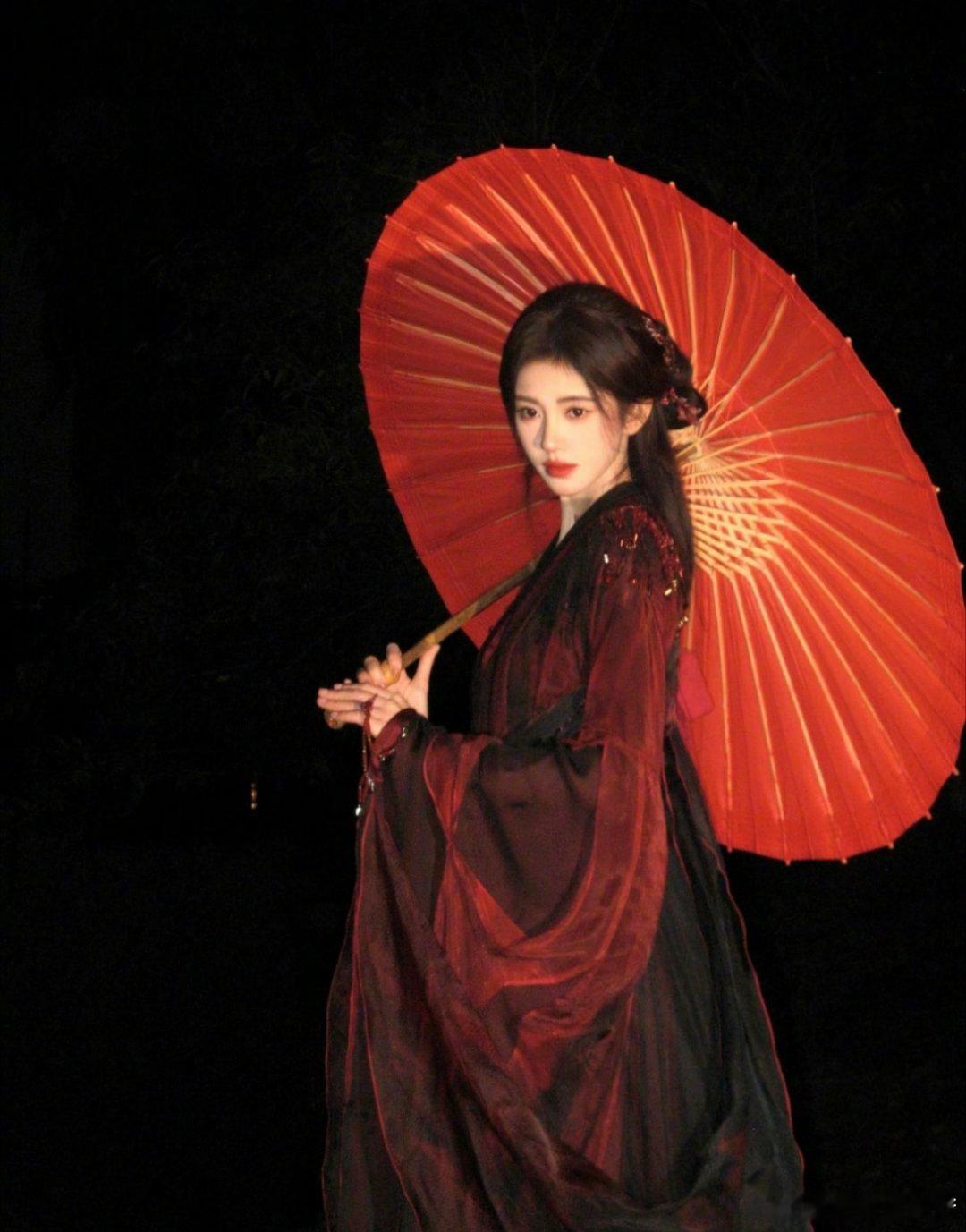 #丝芭传媒起诉鞠婧祎#丝芭传媒起诉鞠婧祎，这个前经纪公司没完没了啦。 ​​​