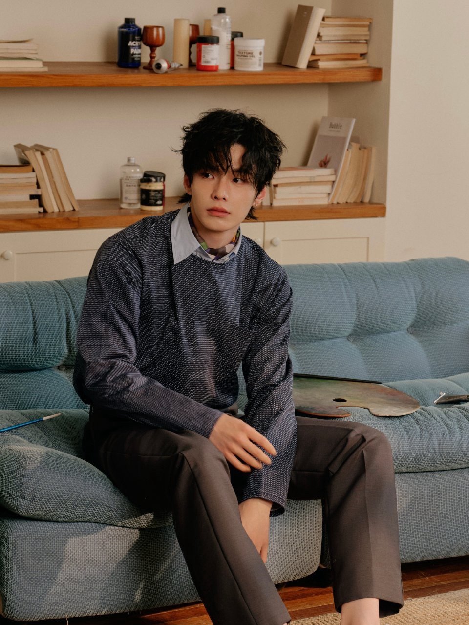 亮相Miu Miu快闪活动，身着MiuMiu Manifeste系列细格纹针织衫