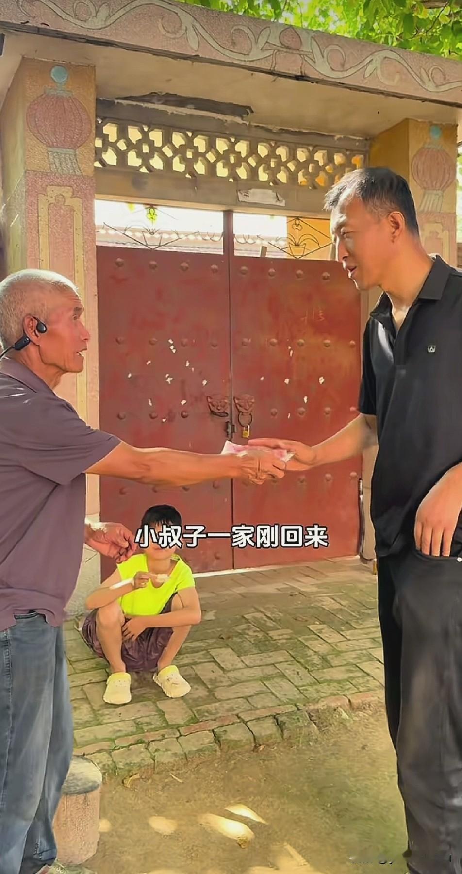 黄婉琳的公公真的很双标，小儿子回来了，大鱼大肉的招待，还担心小儿子没地方居住
