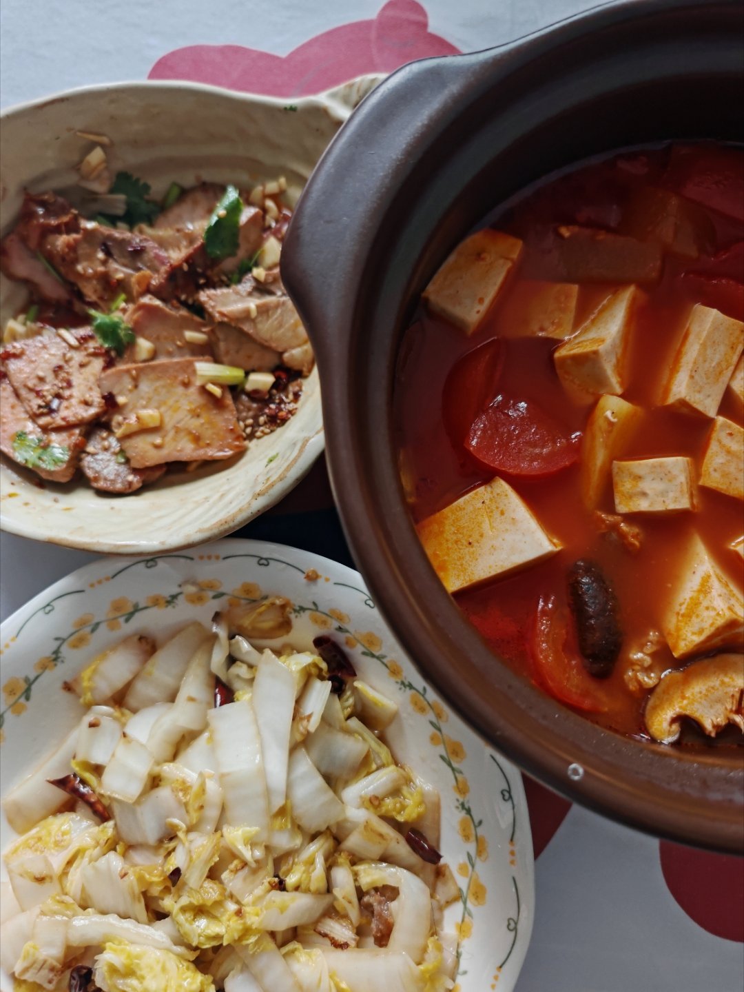 午餐 我觉得卤猪肉也挺好吃的，你们吃啥 