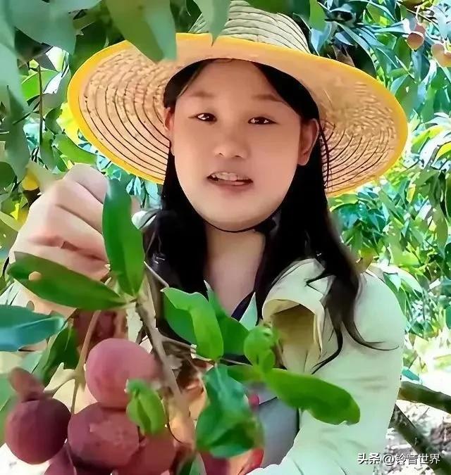 张家齐的容貌，性格，气质和全家人挺像。如果两人都没成家，也没恋人，倒希望能把他俩