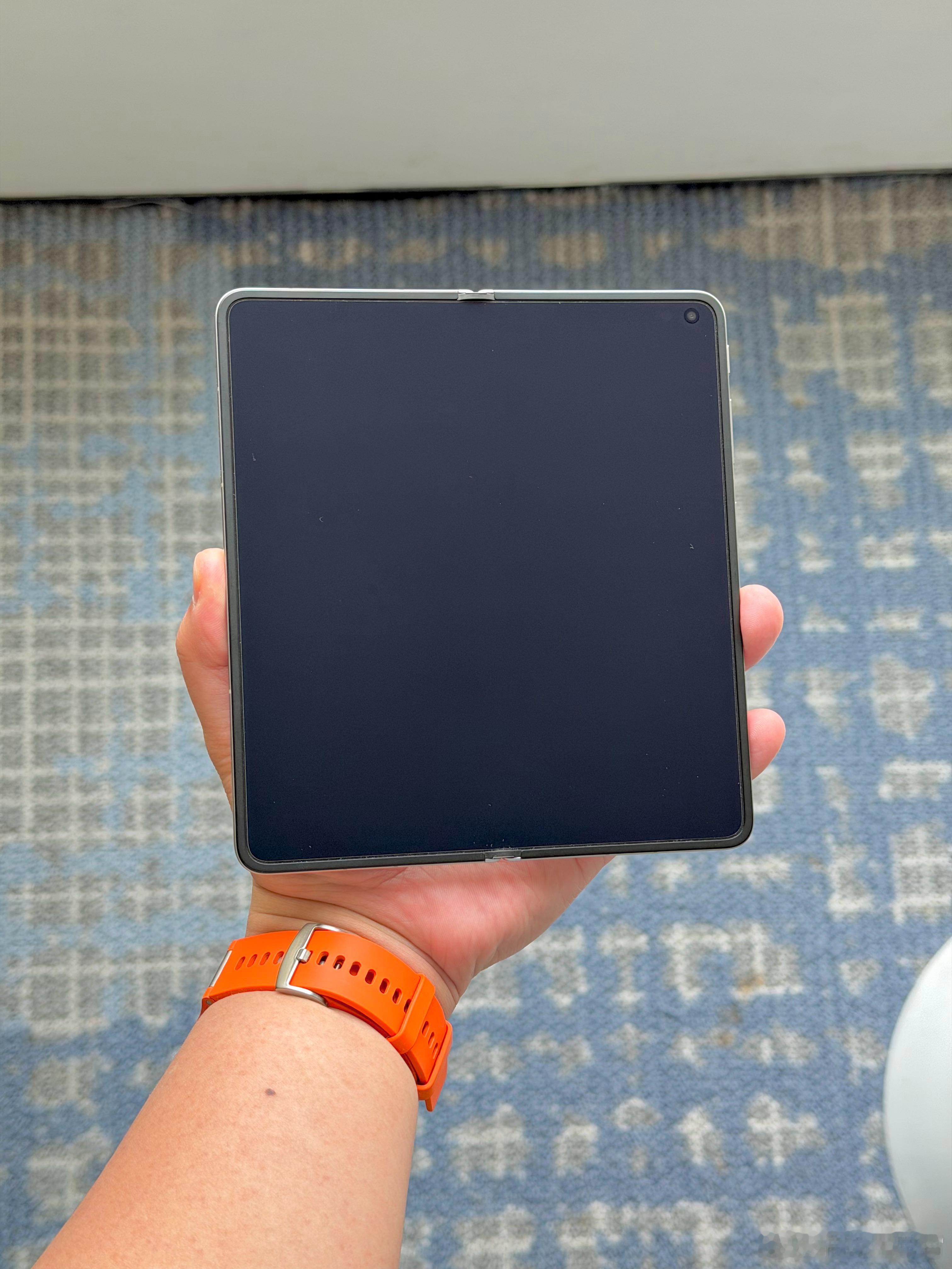 OPPO Find N6马上就要发了，似乎也就只差个售价，大家来说说看，这手机卖