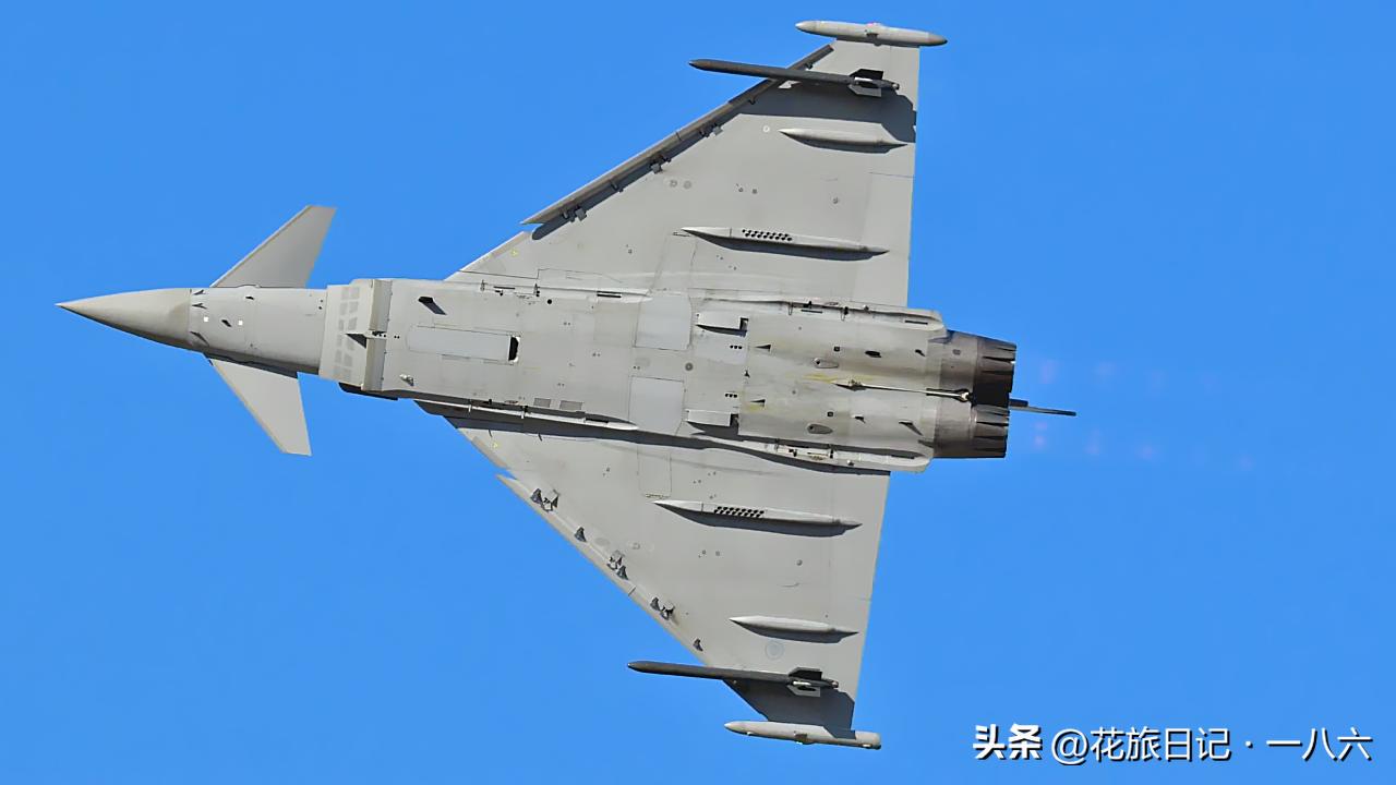 导弹打战机，现实比电影更硬核

很多人对战机被导弹击中的印象，全来自好莱坞大片：