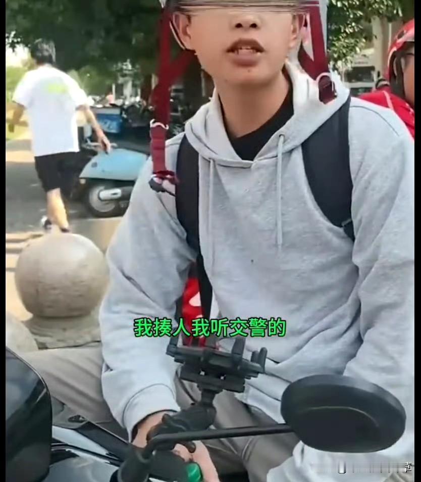 还记得那个只认交警的小伙不？后续太解气了！逆行剐蹭还倒打一耙的女子，这回真栽了，