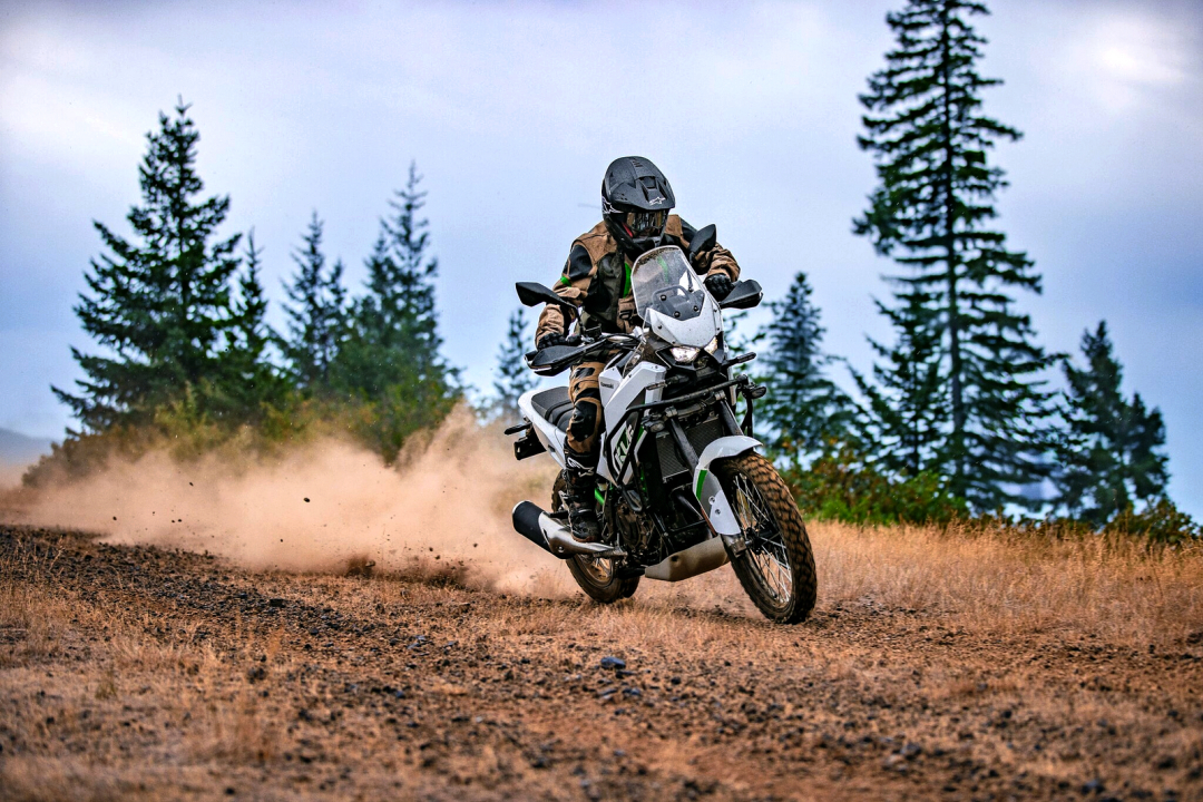 车市热门[超话] Kawasaki 2026 新型探险车 KLE500、KLE5