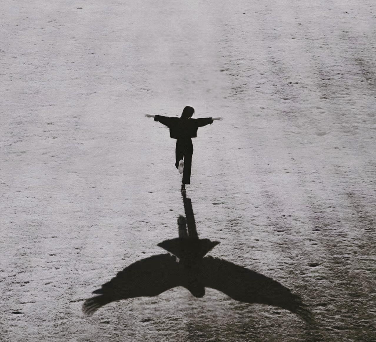 刘震云：）
女人找情人不是为了金钱，也不是为了物质，更不是为了虚荣，图男人有“两