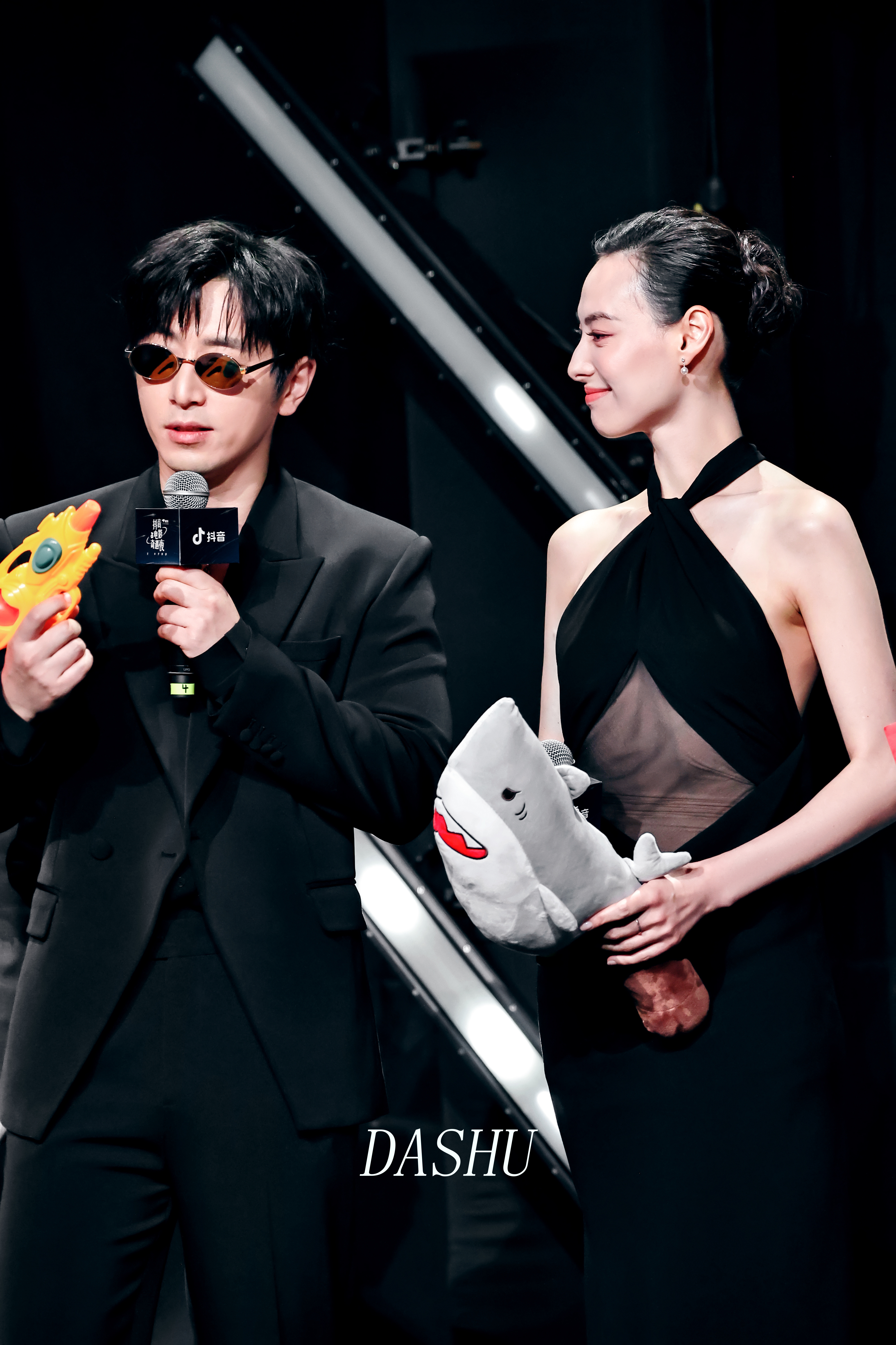 cucn201白客  ｜白客 手上永远都在玩东西的白客小朋友抖音电影奇遇夜