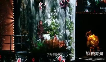 侯明昊 好听 侯明昊唱歌就像一场浪漫的约会，他的声音就像情人的低语，温柔又甜蜜，