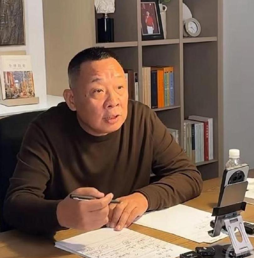 “内娱纪委书记”于东来这头衔真没白叫！

他说：各行各业扎堆线上带货，都被金钱迷