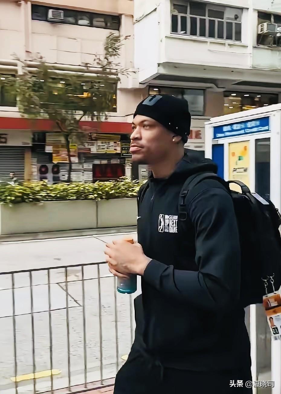 山东男篮新签约小外援约翰逊预计明天抵达济南。