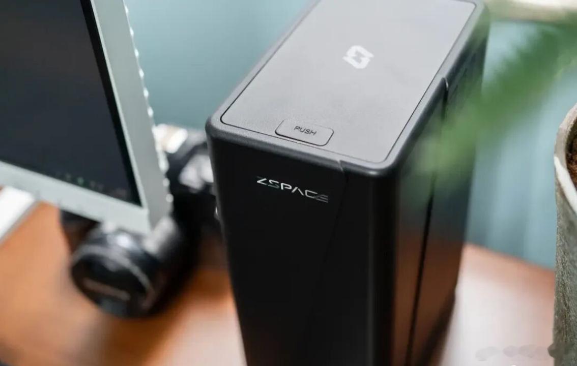 阔直板手机为什么能大卖如今消费者选手机更看重实用舒适，不再为折叠屏溢价买单，但手
