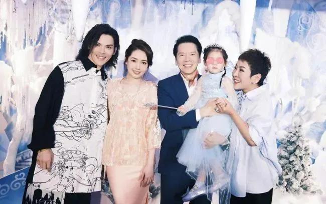 郭碧婷：生育是我的主动选择，不是豪门任务！
很多人都以为，嫁入豪门的她是被催生的