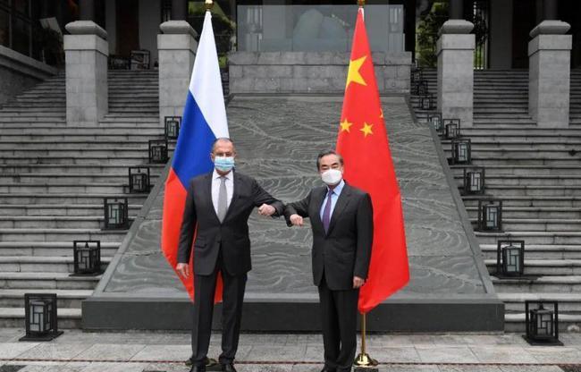 中方高层已到，普京等来了中方的及时雨，中国不容俄罗斯生变。
 
“我国总统大选以