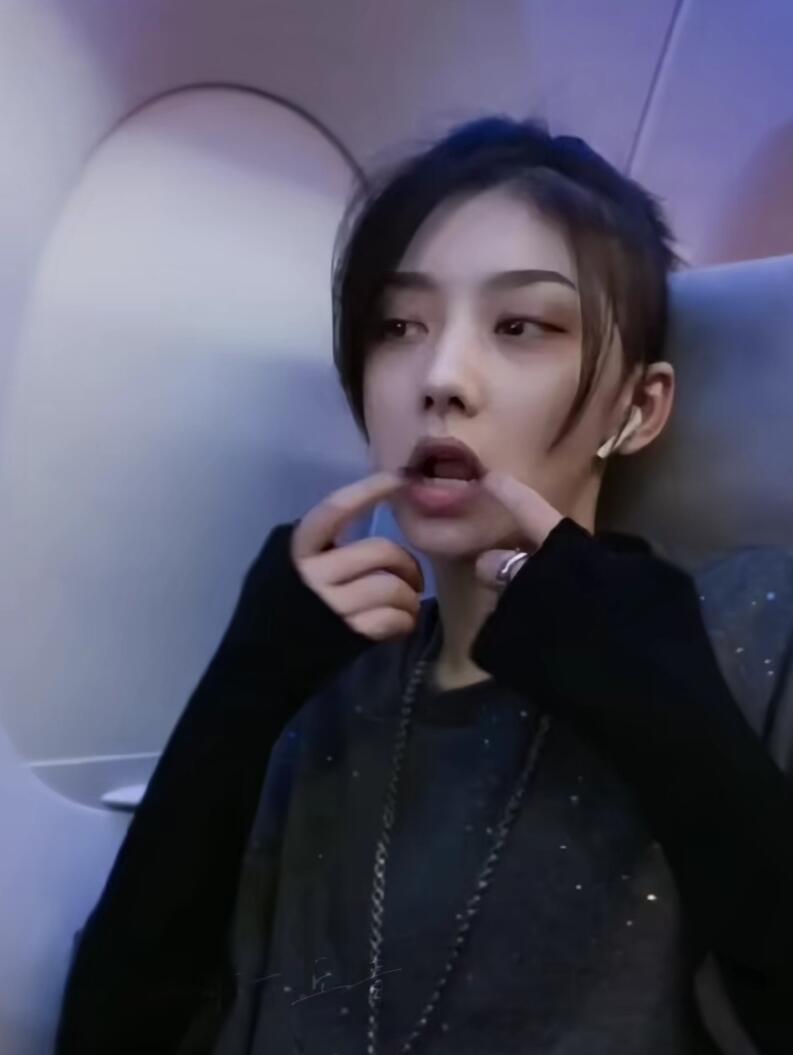 王影璐早期这位姐再喝多少中药都没救了[害羞] 