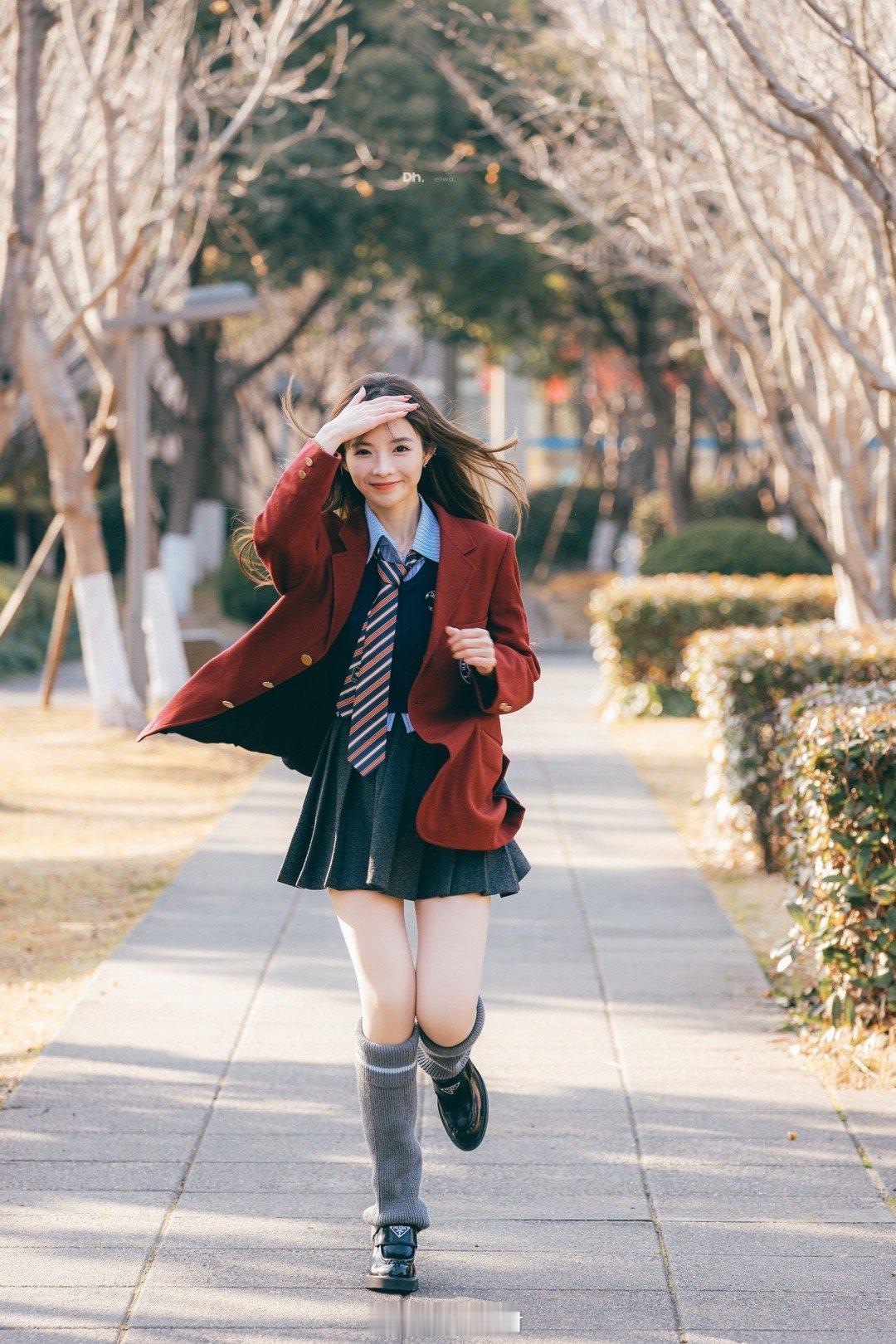 许扬玉琢(⁎⁍̴̛ᴗ⁍̴̛⁎) 