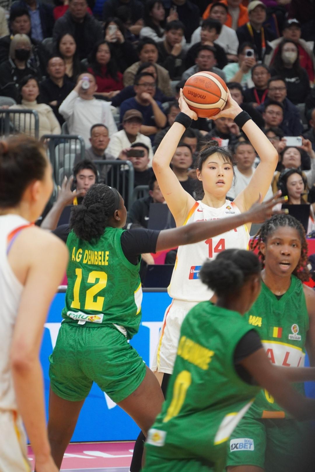 李月汝得到达拉斯飞翼队保护

在今天凌晨结束的WNBA因两支新加入的队伍所进行的