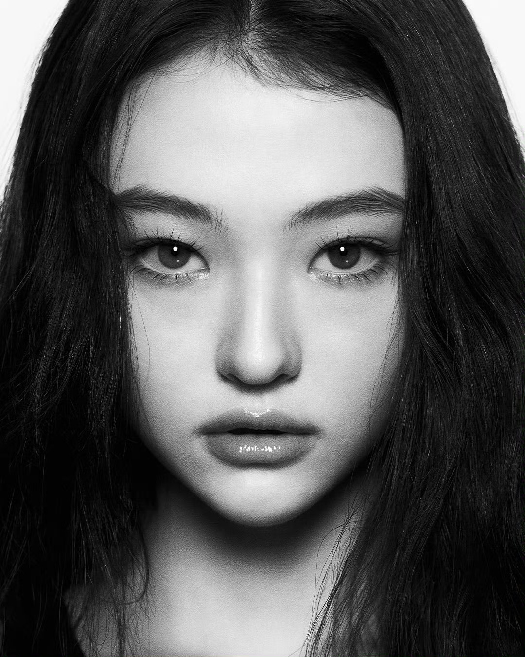 Ella｜她好适合这种放大的脸部特写 星味十足…. 