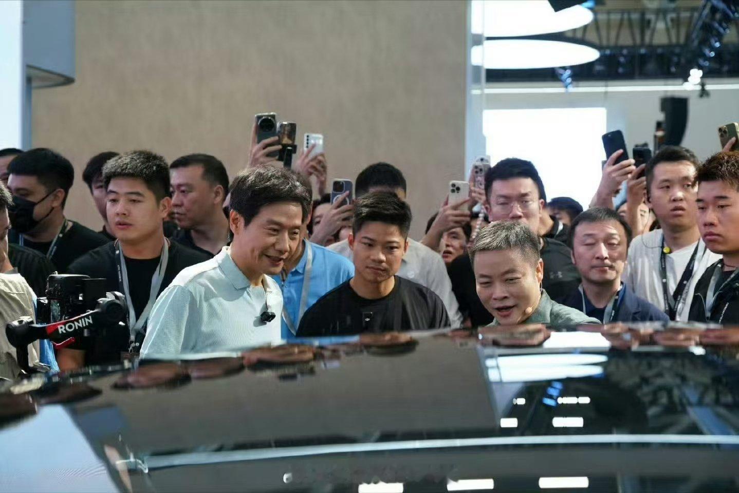 雷军夸小鹏P7+交付不错     小鹏P7+让大家看到了很多的一些惊喜啊，其实我
