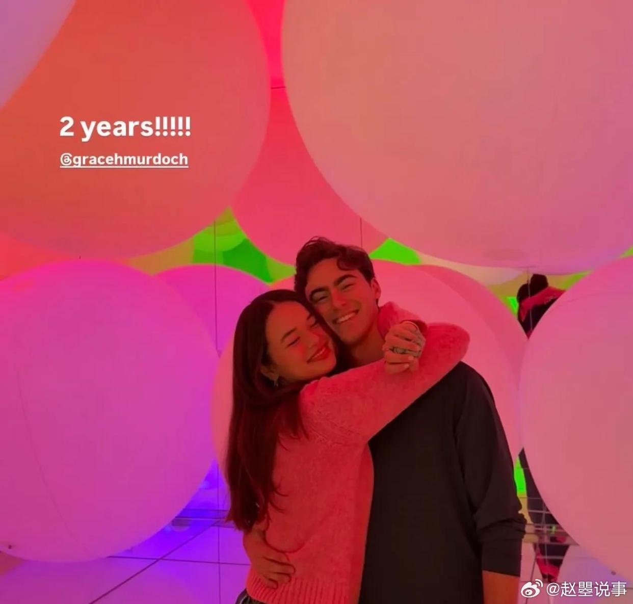 格蕾丝·默多克最近在社交平台上发了几张照片，一下子就把大家的目光给吸引过去了。照