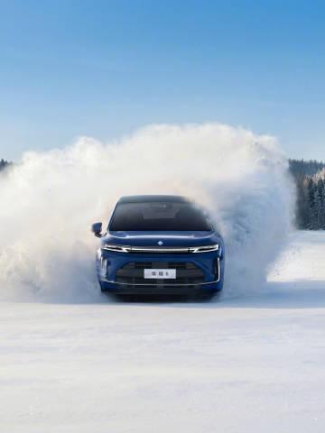 华境S最终轮冬测加速上市进程 华境S在黑河红河谷试车基地完成最终轮高寒测试，以6