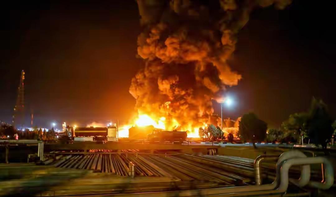 说一个很残忍的事情，俄罗斯"叛徒"投靠乌克兰：上万次袭击俄本土