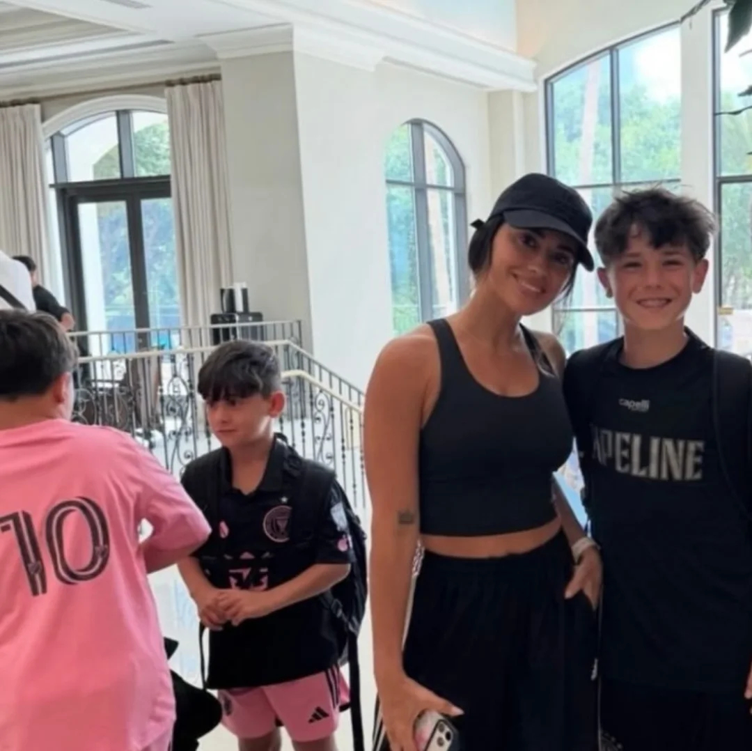 新鲜 Ciro、安妞和蒂亚戈都在Easter Cup上还有一张新鲜麻袋梅西