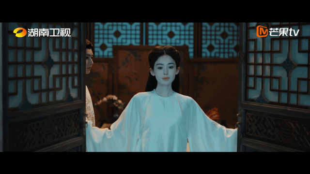 娜扎拉侯明昊这下把我going住了 谁懂啊！娜扎和侯明昊的眼神交流也太有戏了，每