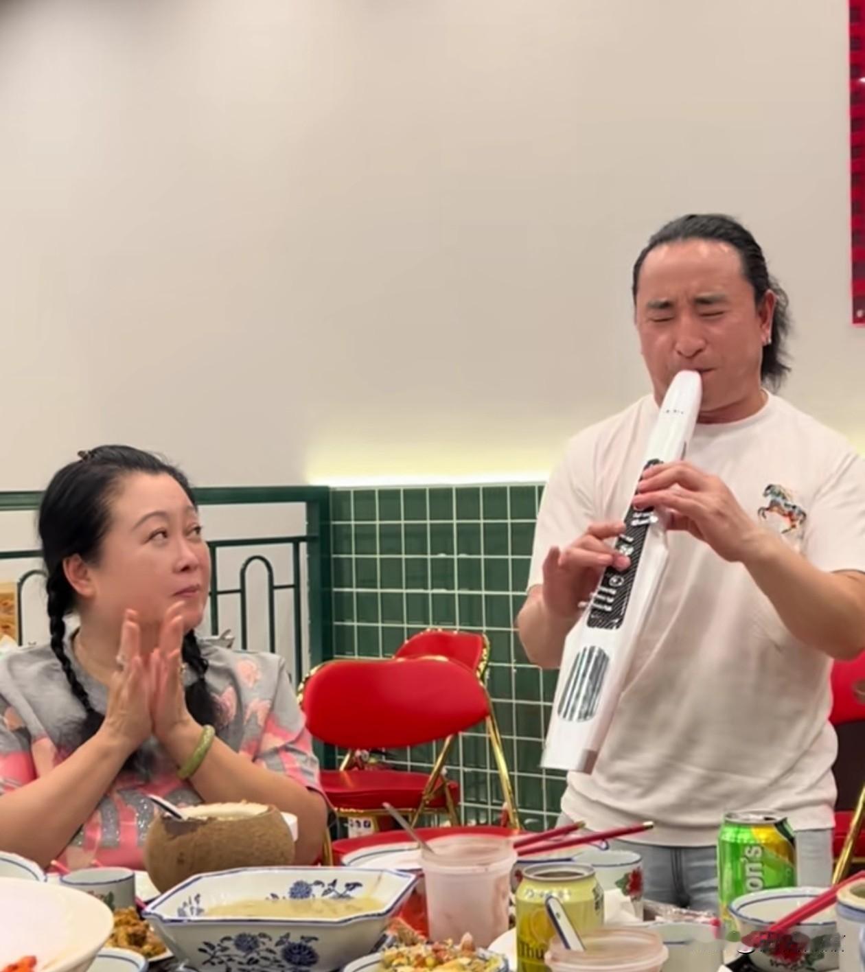 演员张海燕的饭局火了，曾经总与孙涛搭档的她，在孙涛出事后，如今有了新的朋友圈。