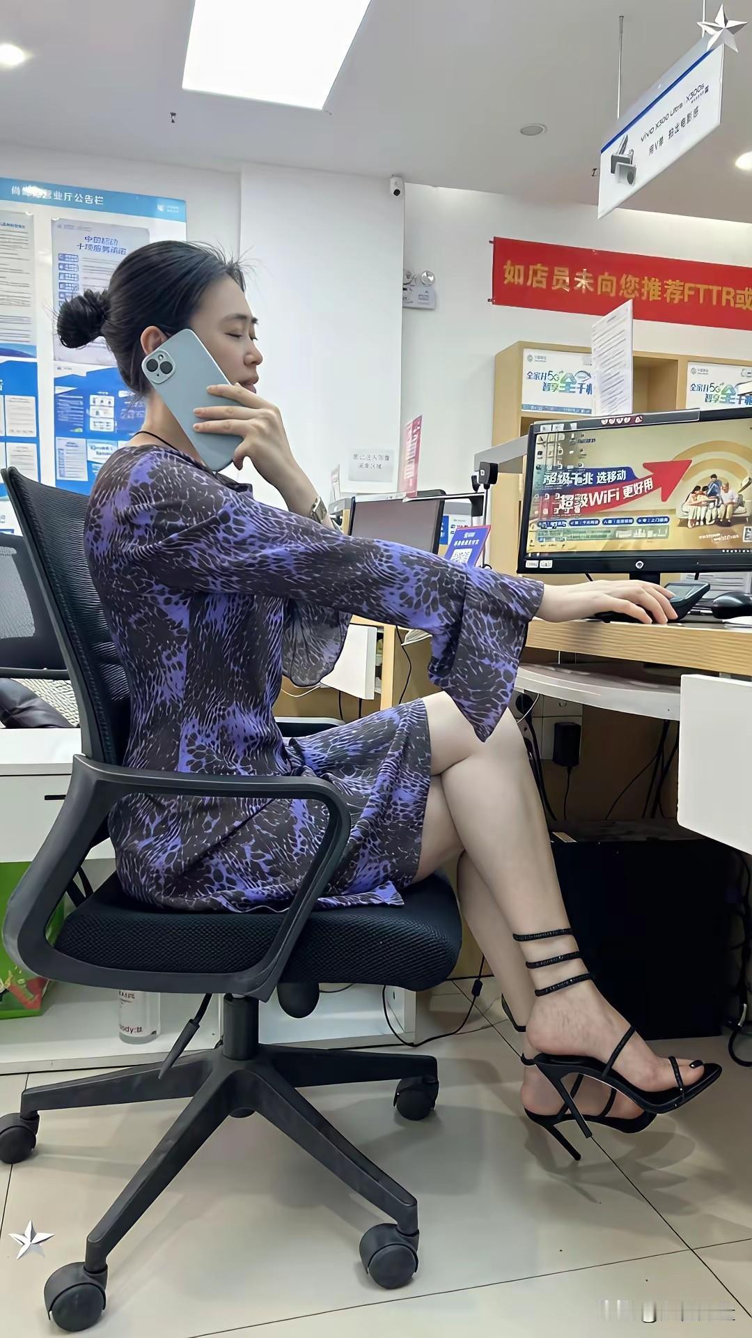 人不少女，心少女，碎花裙