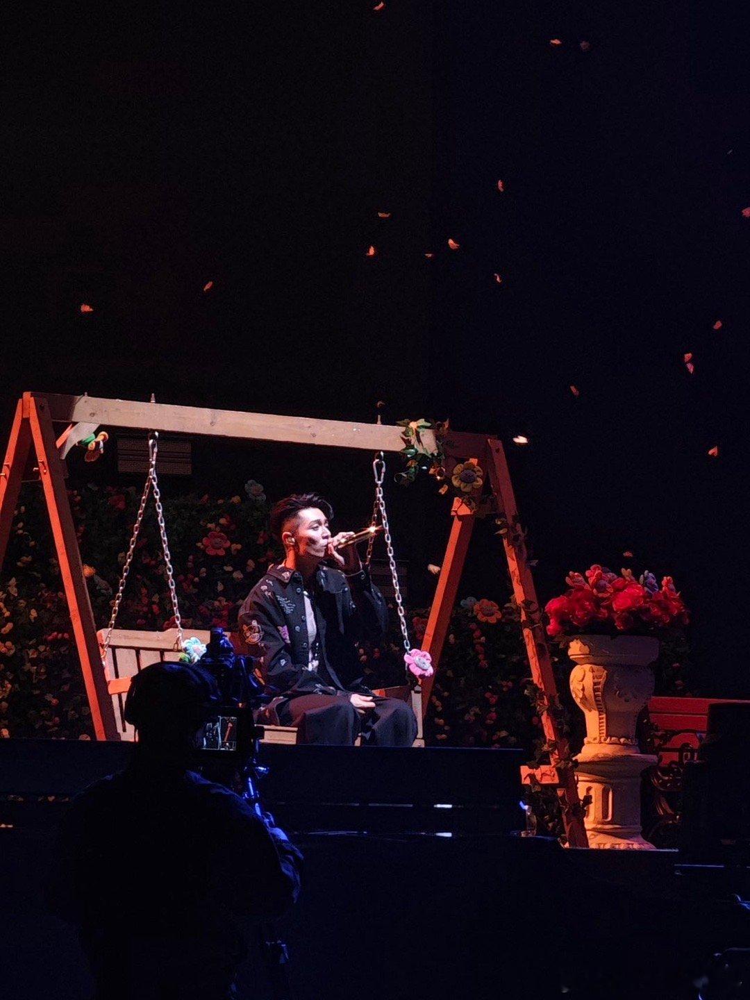 周柏豪ChapterIV巡演深圳站 终章温柔落幕！周柏豪感慨两年巡演因陪伴而飞快