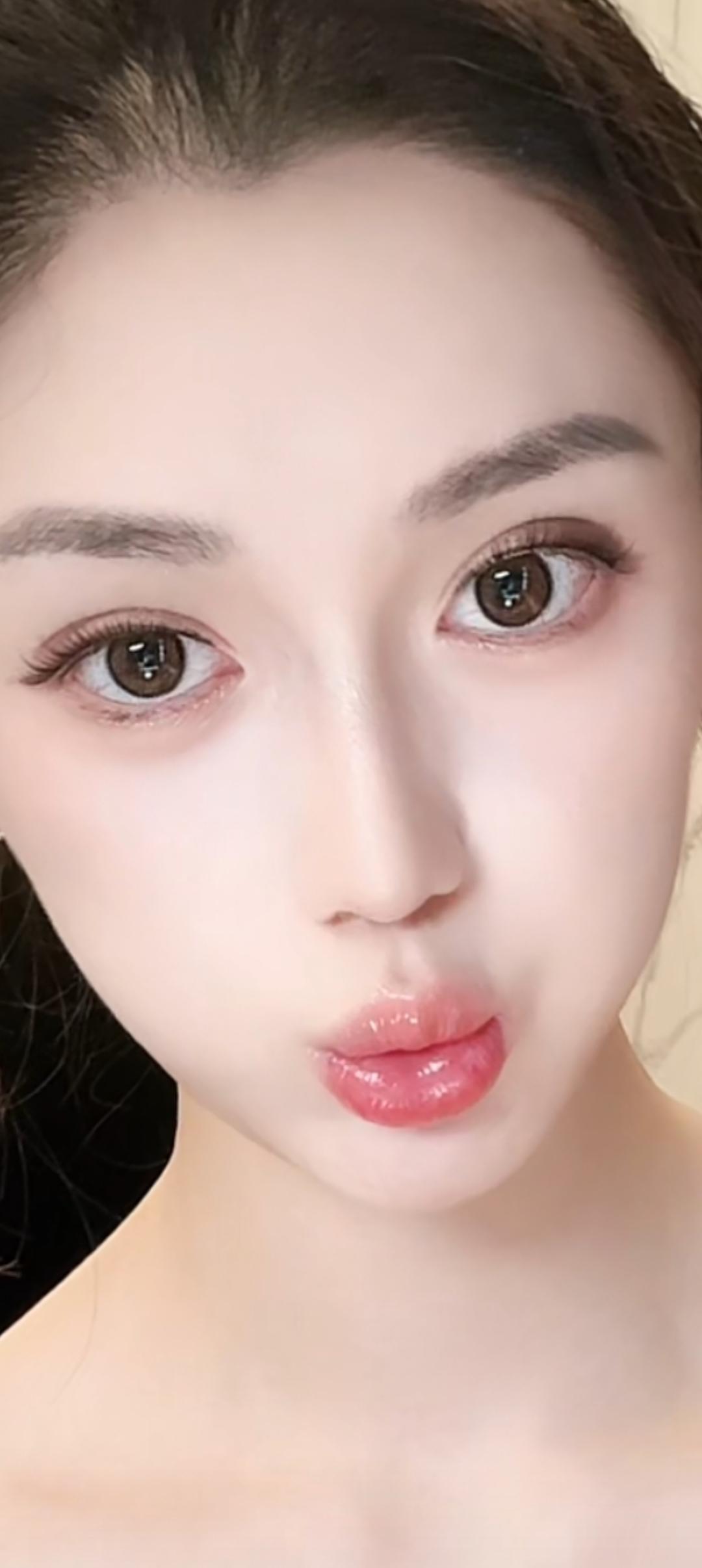 这张图片里的人真好看！