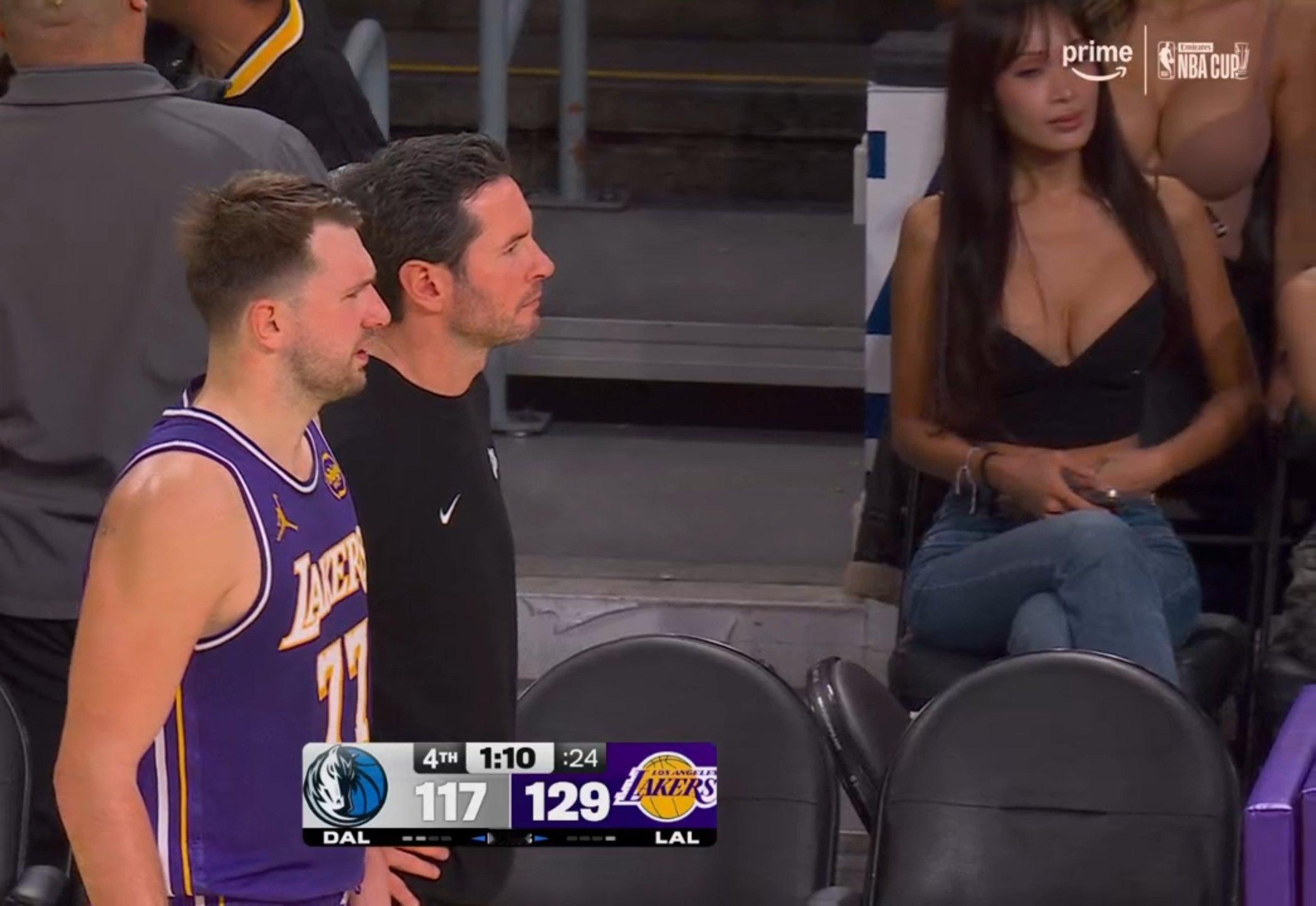 两耳不闻窗外事，东契奇和雷迪克一心只在赢球。东契奇二胎得女