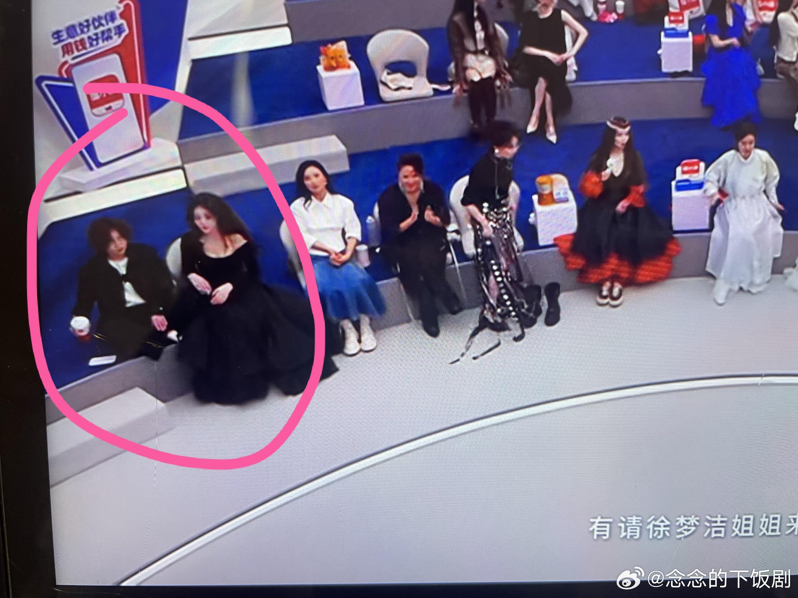 乘风破浪的姐姐濛主啊，那时候就开始了么没事儿在刷没看过的初舞台然后我看到了什么濛