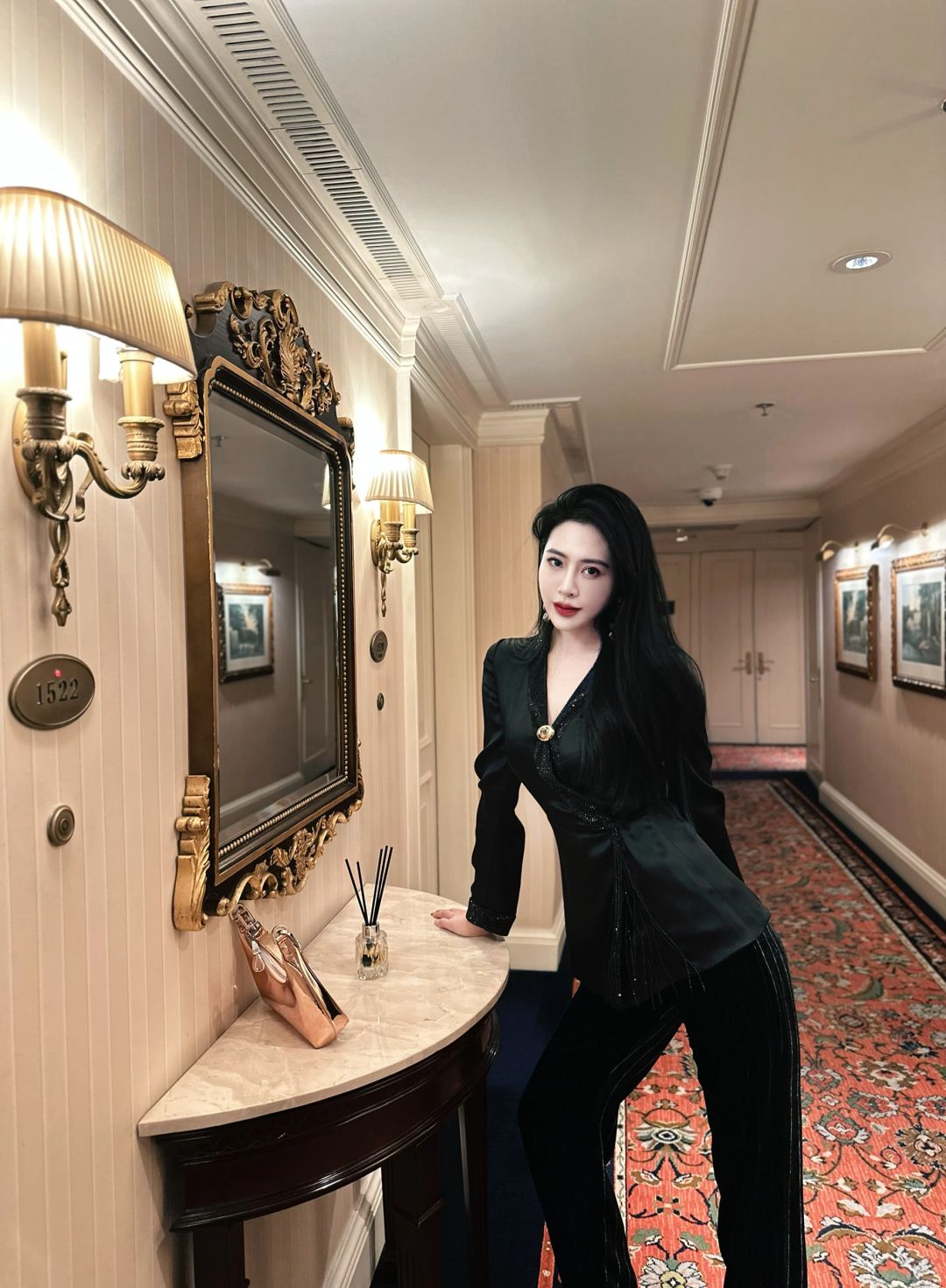 Armani繁花主题活动 装扮后大家都说像李李