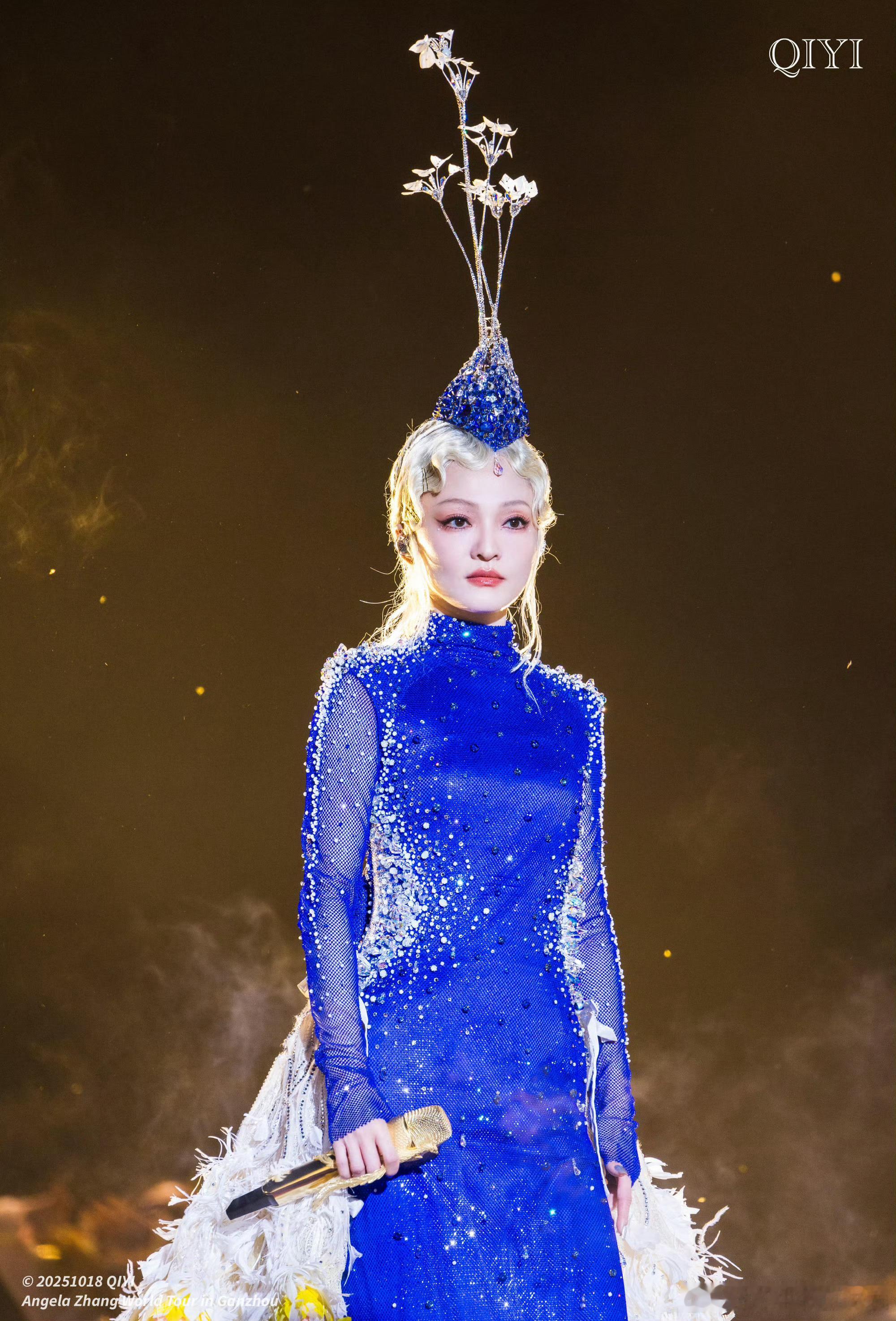 张韶涵控场能力又slay了 当别人面对意外手忙脚乱时，张韶涵用行动证明什么叫绝对