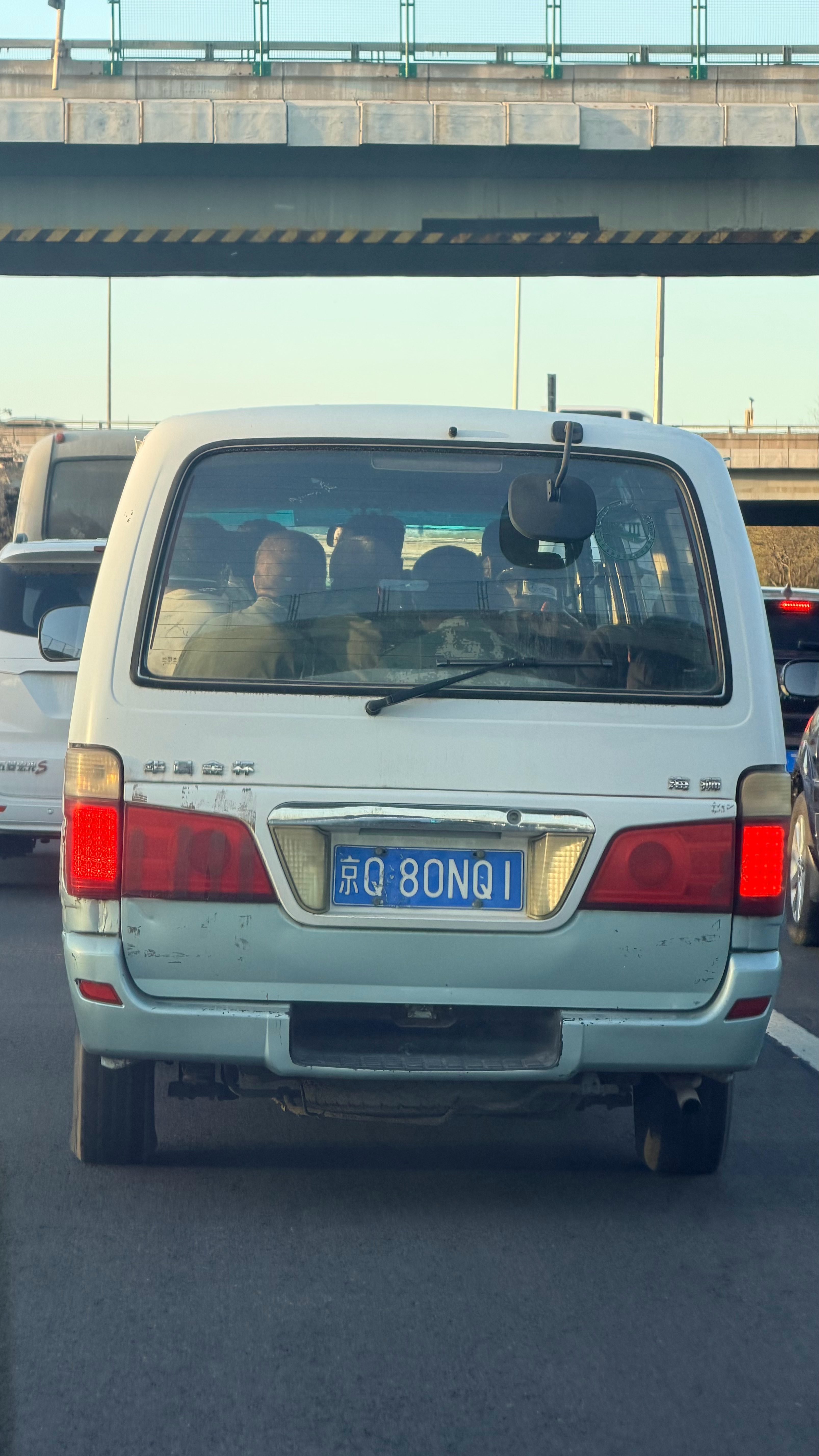 辛苦了，金杯虽然能装，还是需要注意安全。有时候，你真的不要随便去惹一台金杯。 