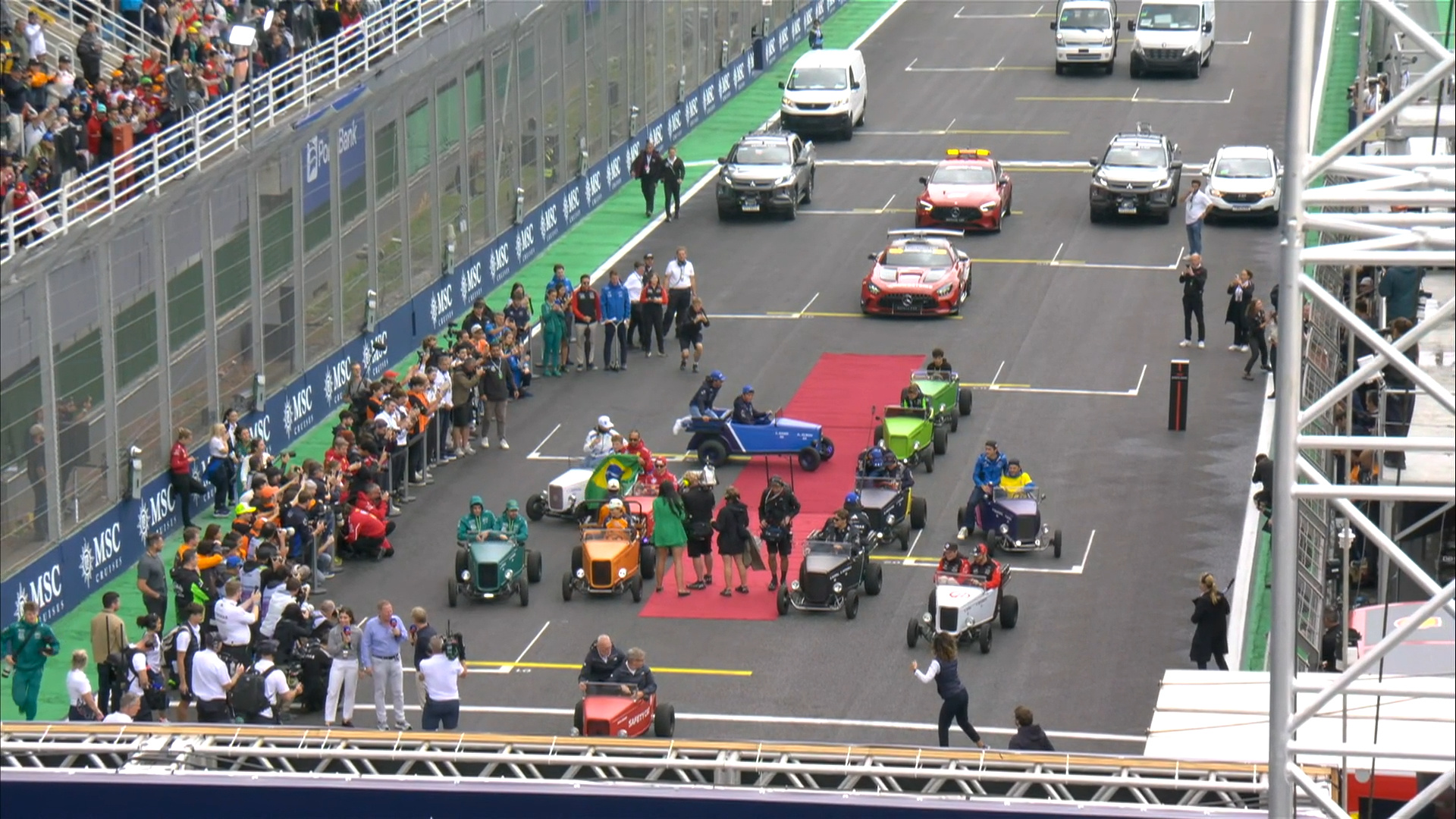 圣保罗大奖赛的车手巡游环节太搞笑了hhhhF12025F1圣保罗大奖赛 ​​​​
